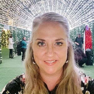 Meet your Posher, Sharlene